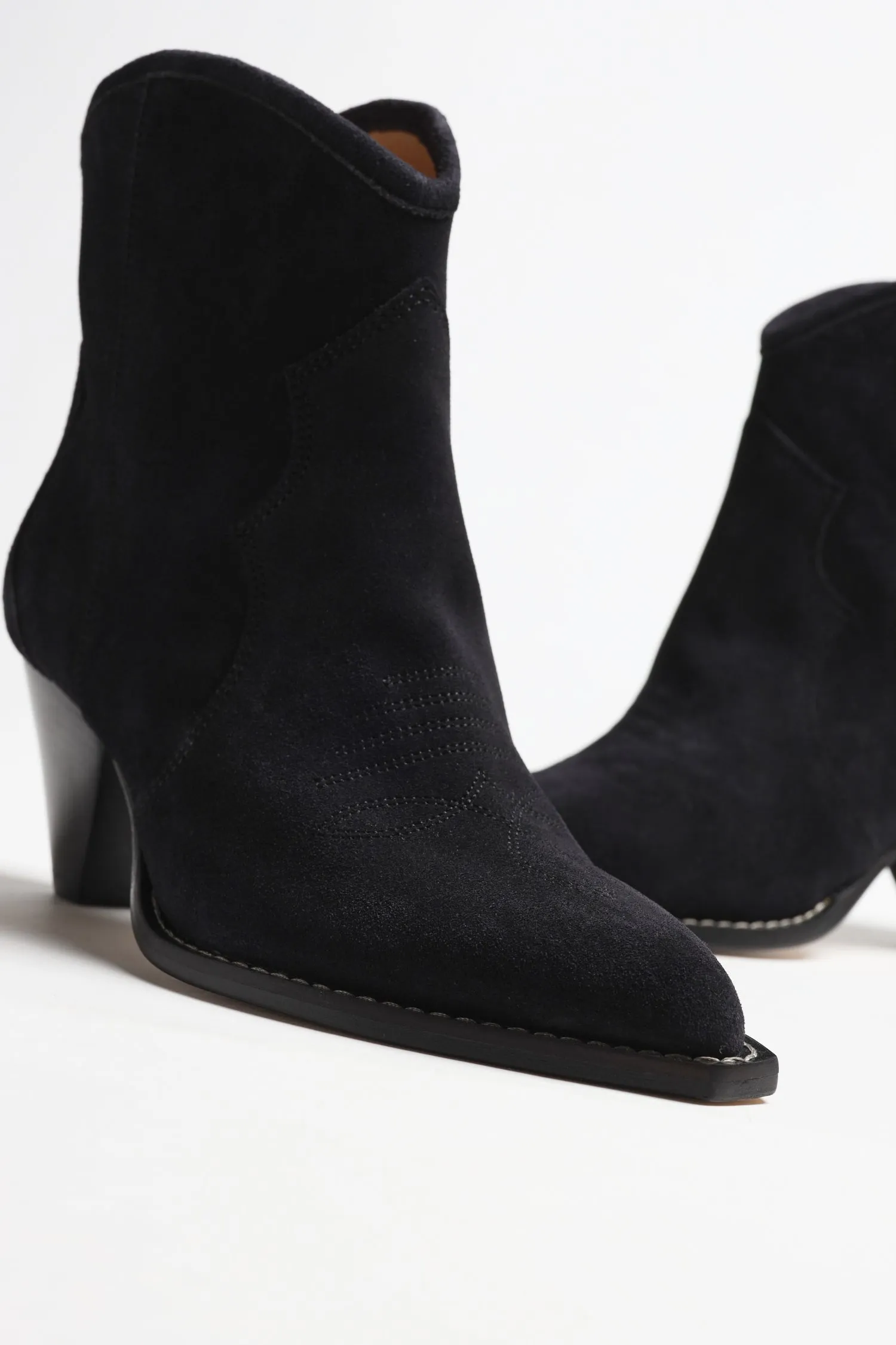Ankle Boots Darizo in Faded Black