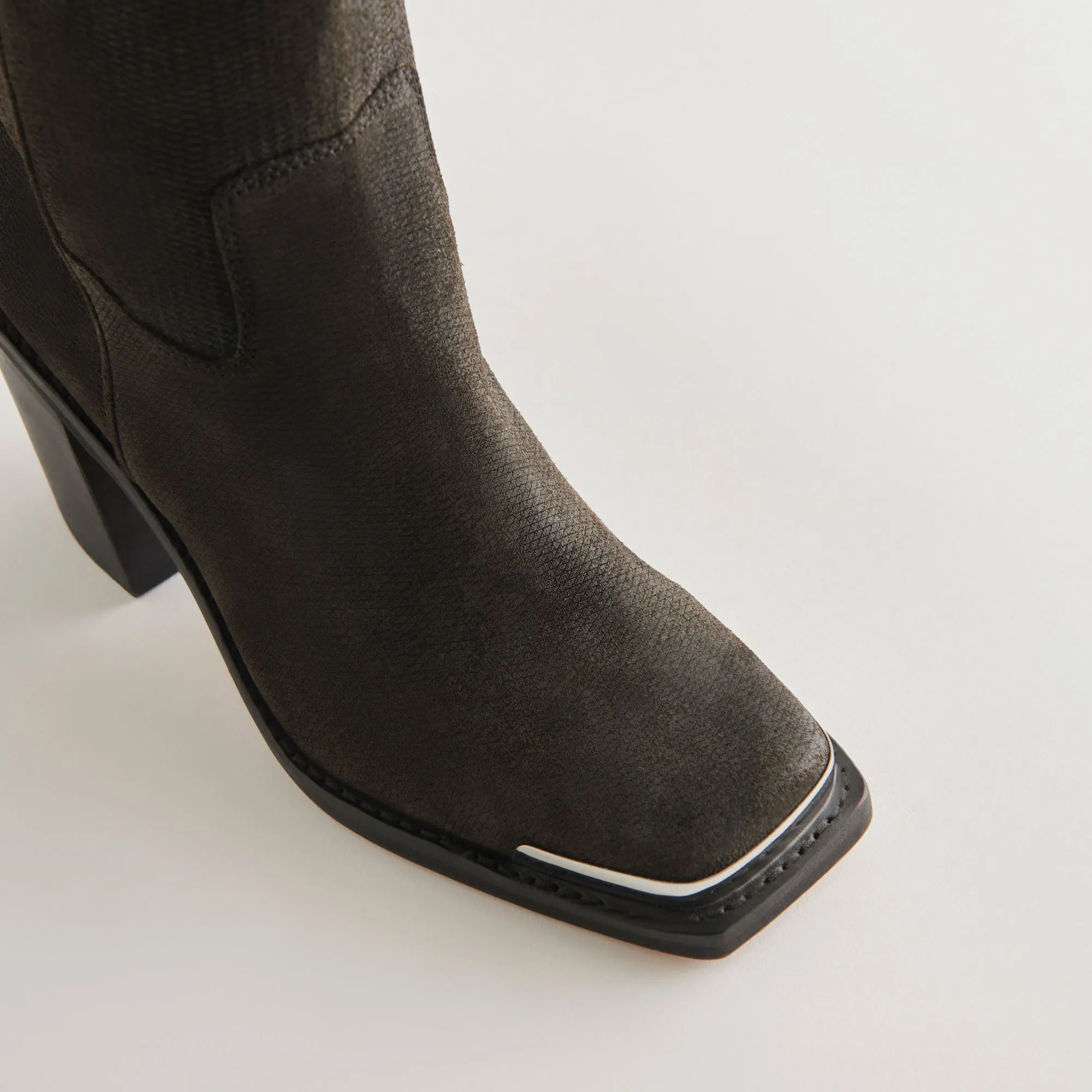 Stylish Falon Boots - Distressed Espresso Leather for a Timeless Look