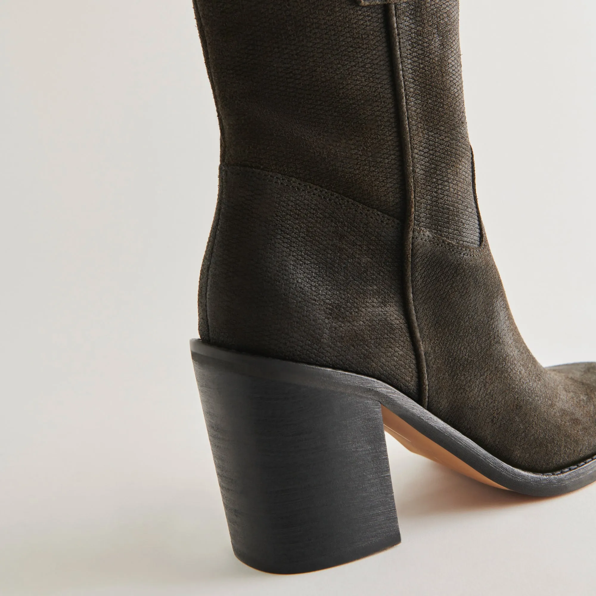 Stylish Falon Boots - Distressed Espresso Leather for a Timeless Look