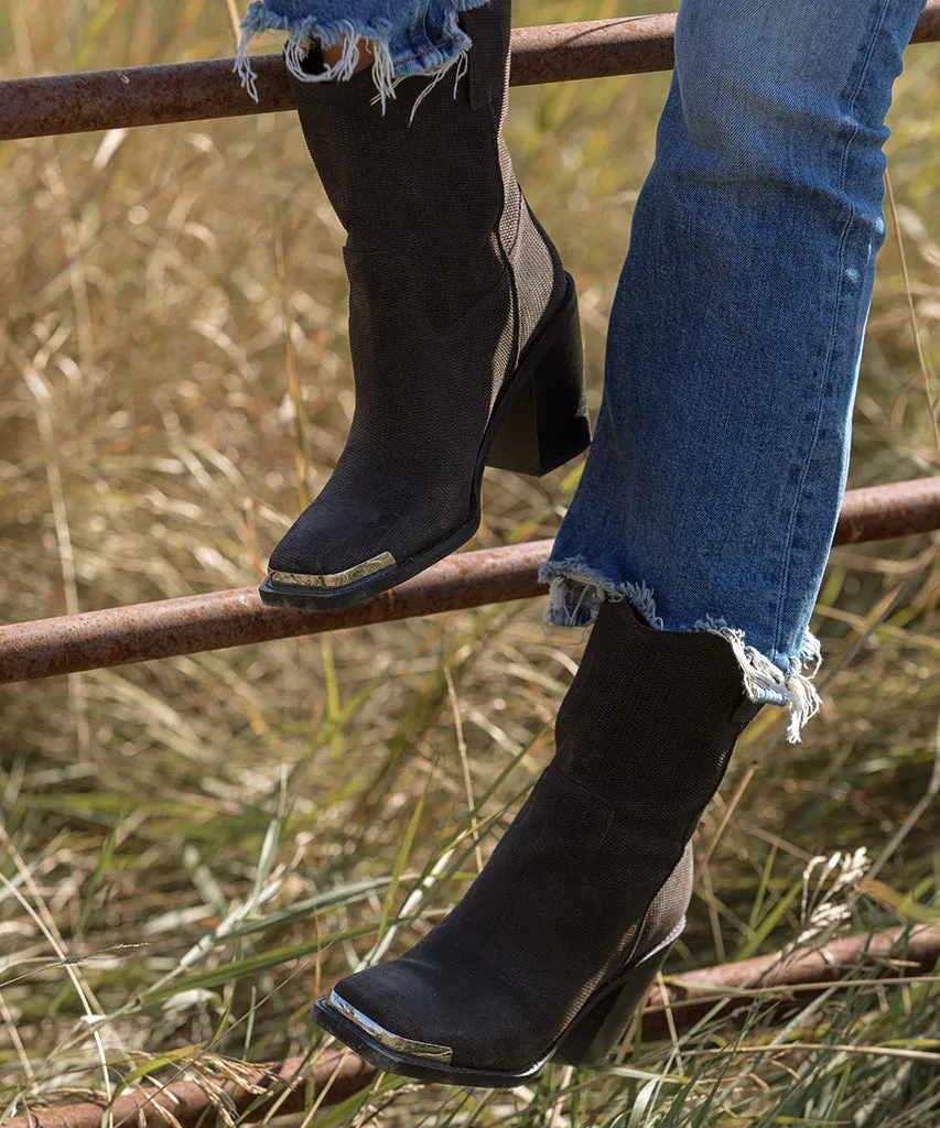 Stylish Falon Boots - Distressed Espresso Leather for a Timeless Look