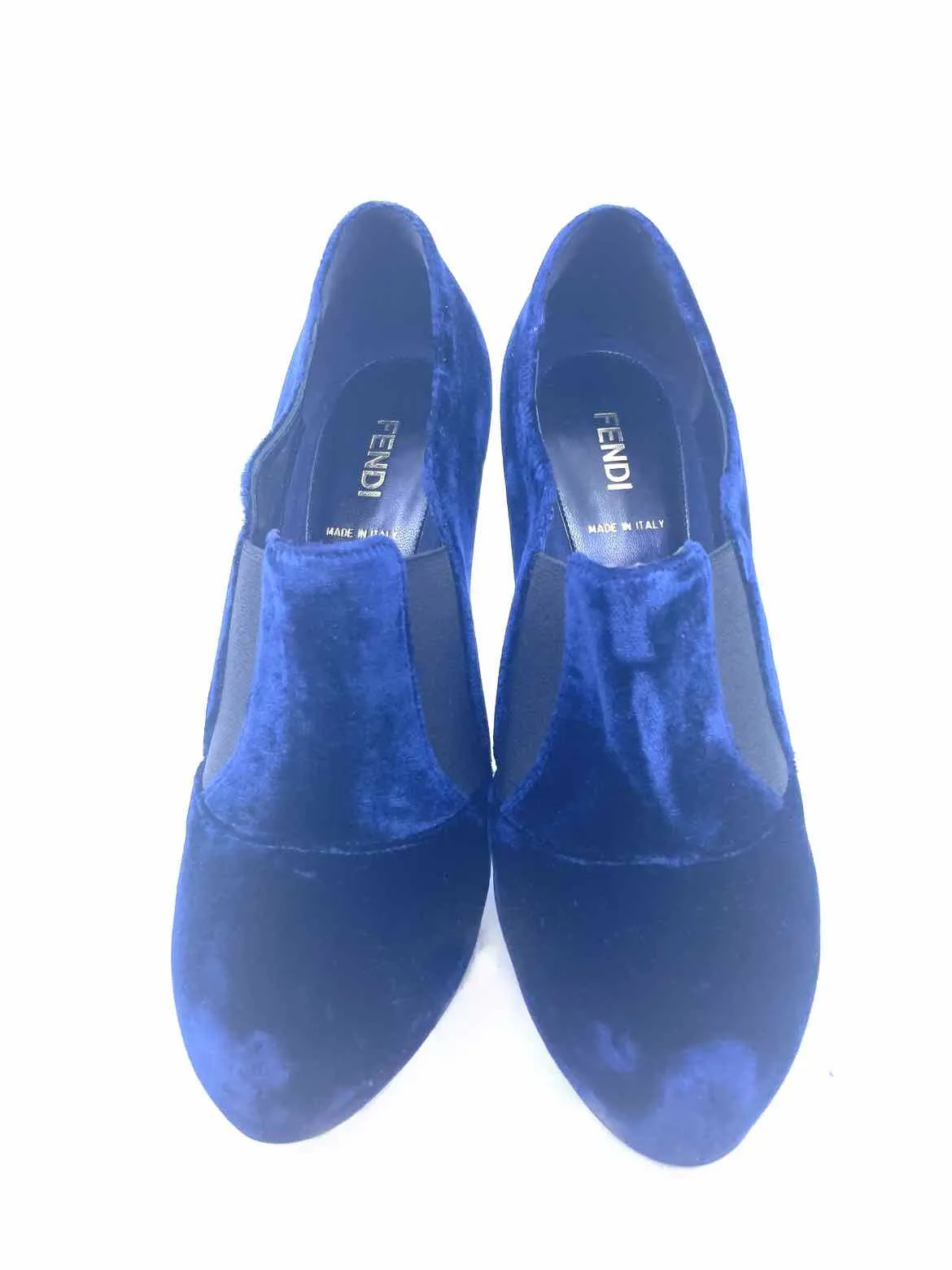 FENDI Size 7 Navy Velvet Solid Pumps