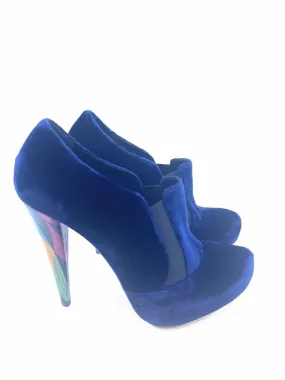 FENDI Size 7 Navy Velvet Solid Pumps