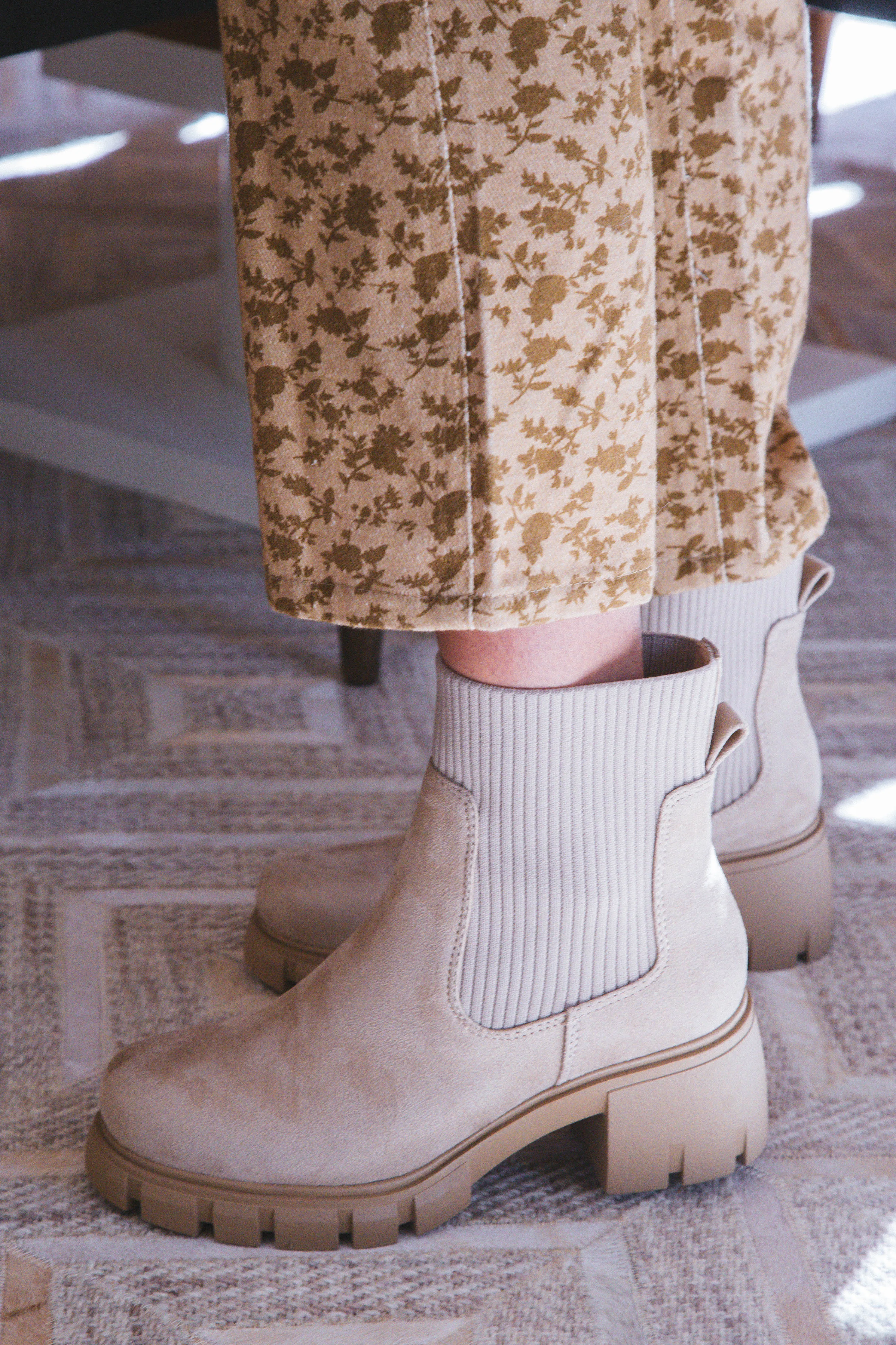 Zordy Ribbed Ankle Lug Sole Chelsea Boot, Wheat